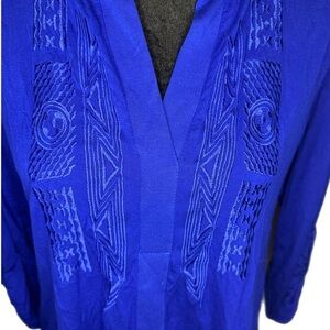 Cable and Gauge Embroidered Blue Top Size Medium